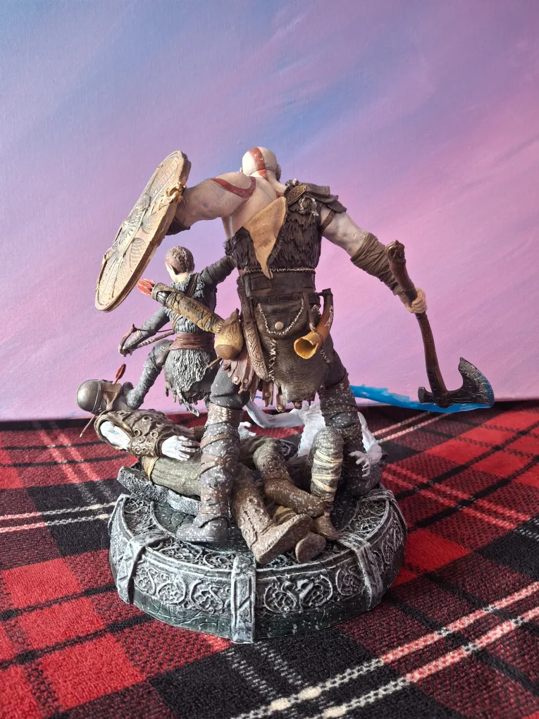 God of War Kratos & Atreus Figurine image indicator(3)