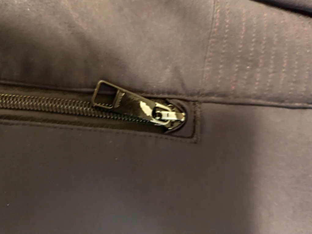 Bench. Hooded Jacket - Size S image indicator(5)