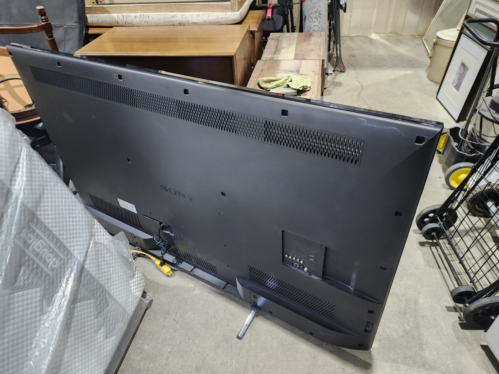 SONY Bravia 70" 3D 1080p TV - photo 4