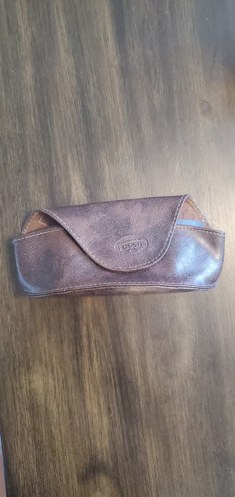 #freecycle Fossil Brown Leather Eyeglasses Case thumbnail