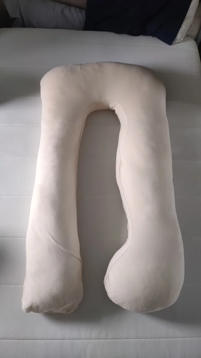 U-Shaped Full Body Pregnancy Pillow thumbnail