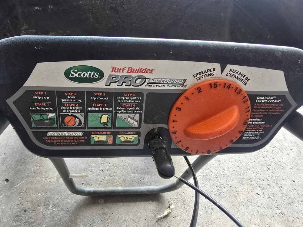 Scotts Turf Builder PRO Spreader  💚 image indicator(2)