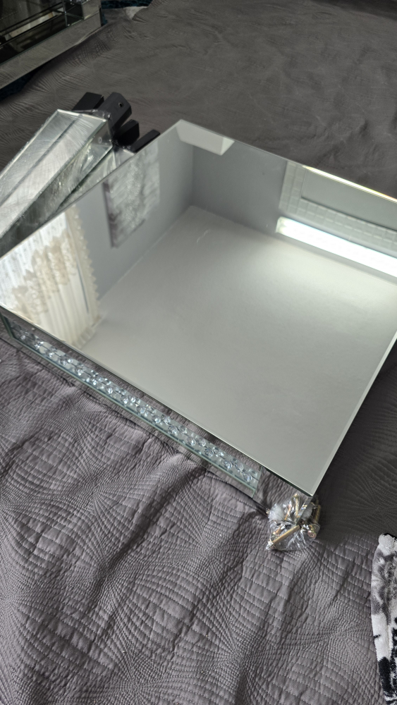 Mirrored side Table with Faux Diamonds - New - photo 4