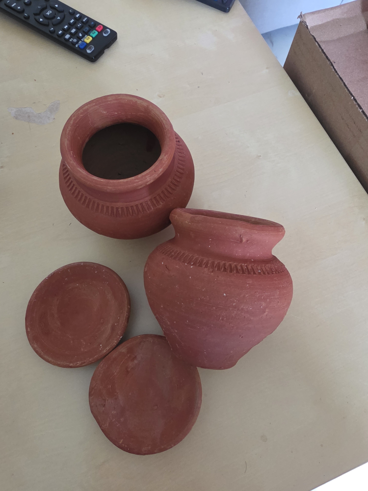 Set of Terracotta Pots with Lids - photo 2