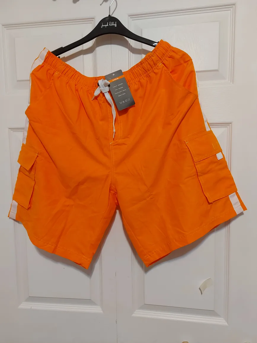 Orange cargo Man's Shorts Size XL thumbnail