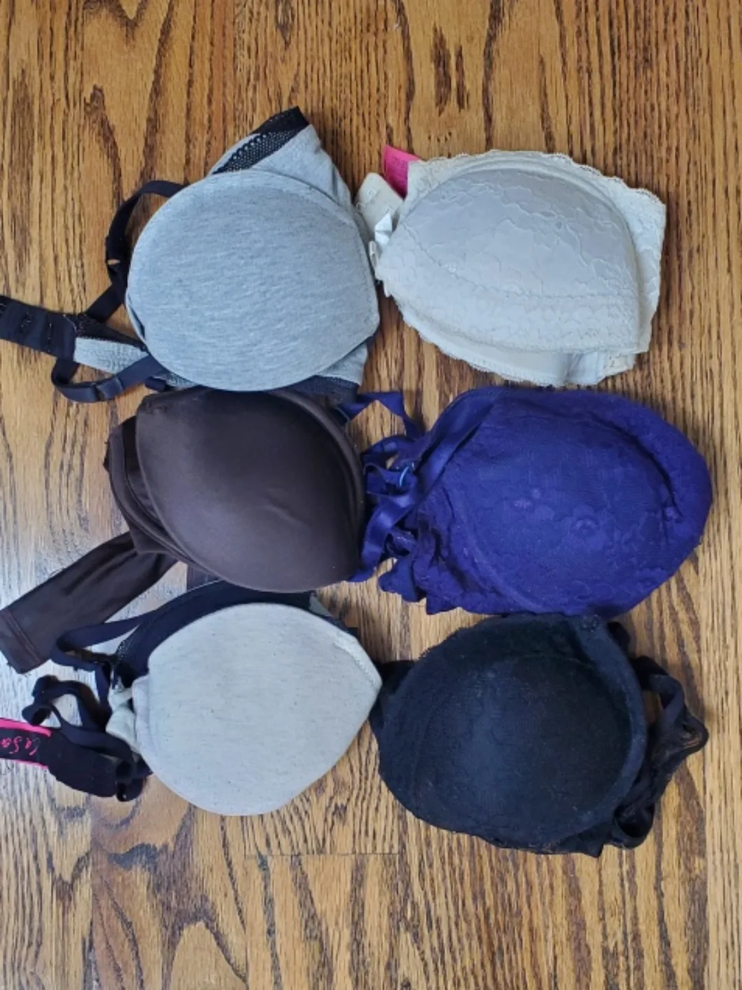 Bras - Small (32C or 34B) #freecycle thumbnail