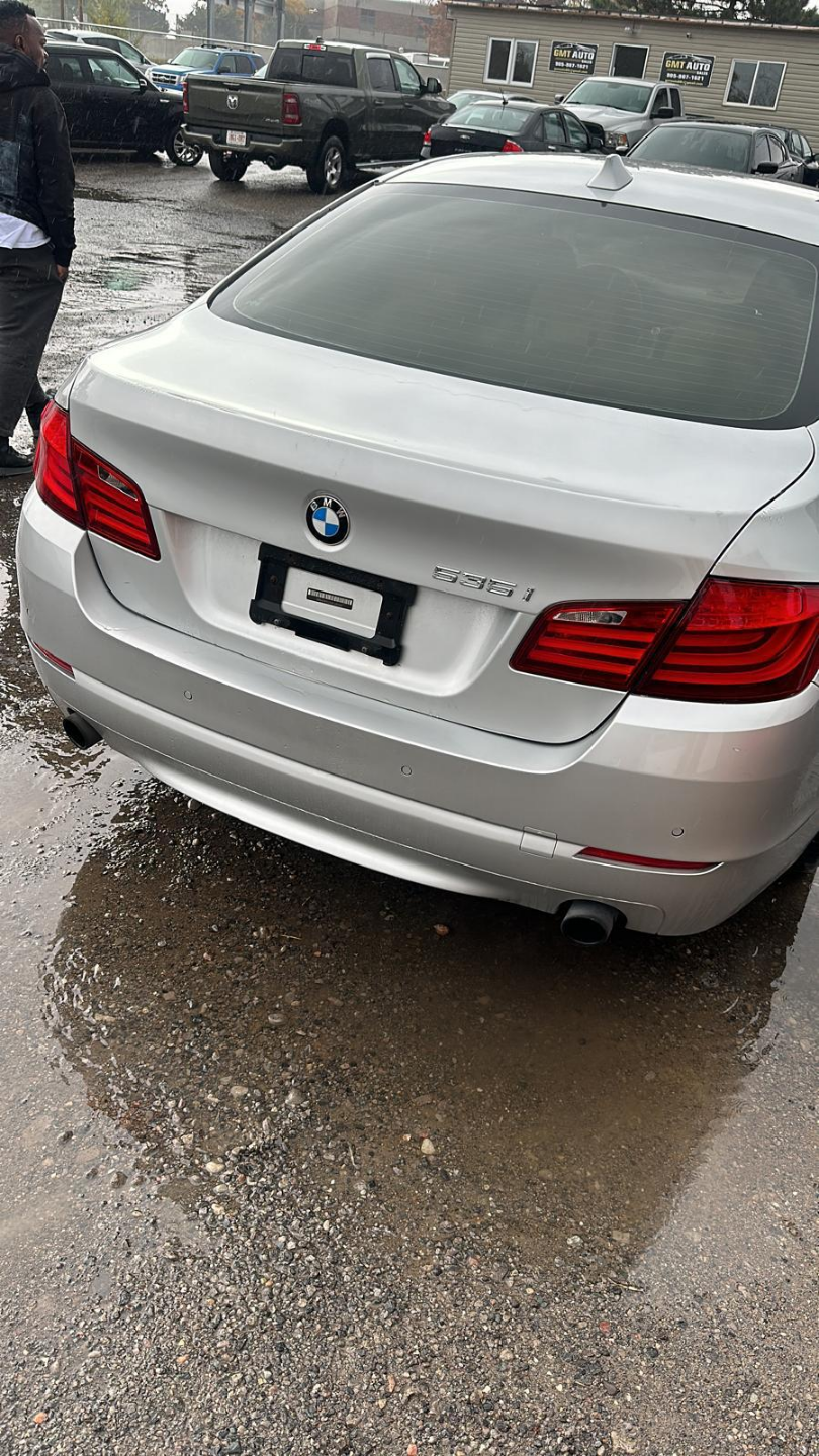 Silver BMW. 535i 2011 Well maintained - photo 3