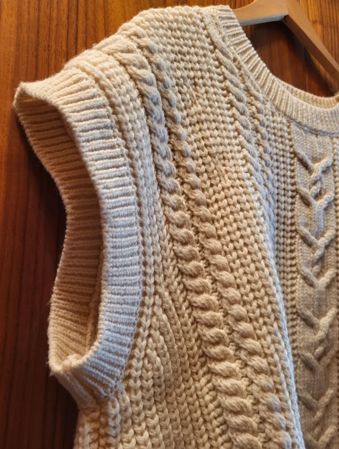 100% Merino Wool Knit Sweater Vest Unisex - Large image indicator(5)