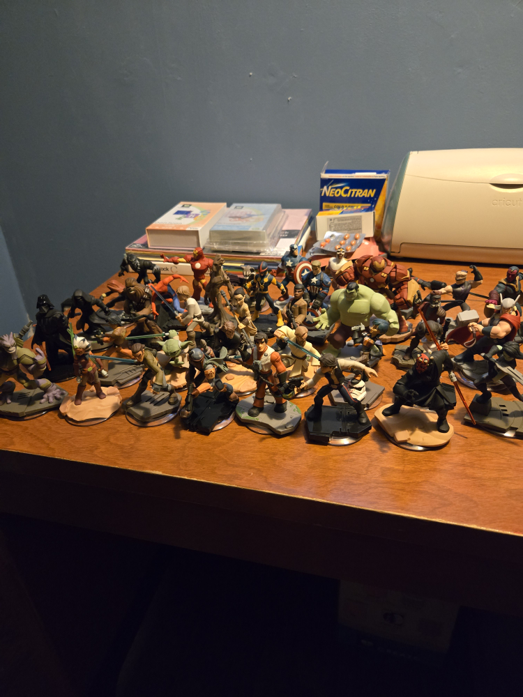 Disney Infinity figures Star Wars and Marvel