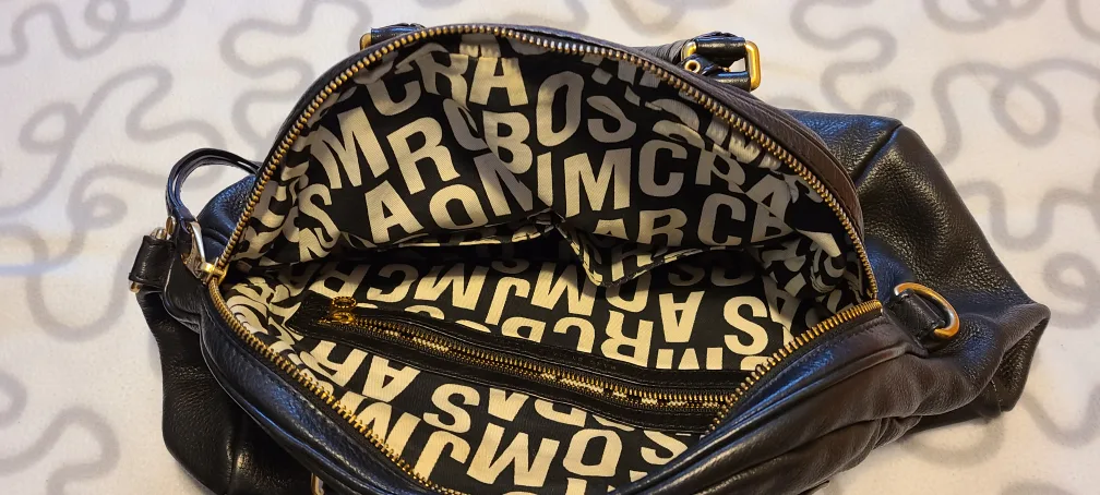 Marc Jacobs black leather bag image indicator(6)