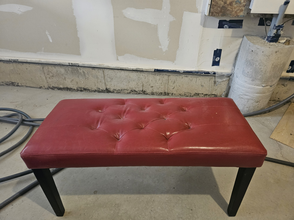 Red Tufted EntryWay  Bench - photo 2