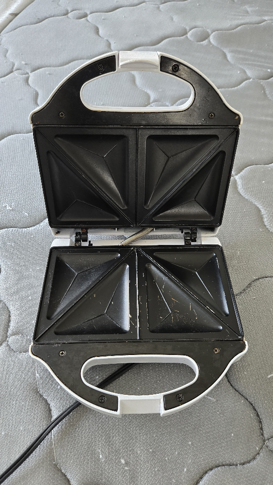 Salton Sandwich Maker - White - photo 2