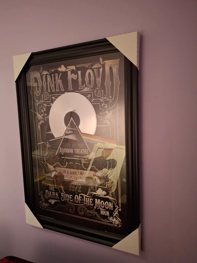 Pink Floyd Framed 'Dark Side of the Moon' Album image indicator(3)