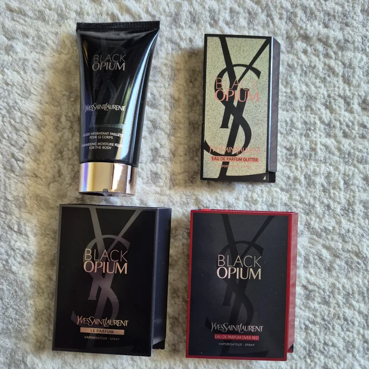 Yves Saint Laurent Black Opium Bundle thumbnail