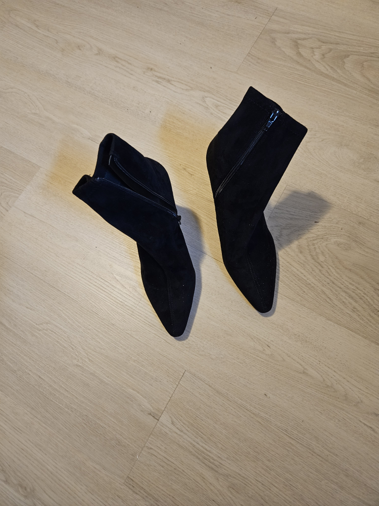 Black Aldo Ankle Boots - Suede