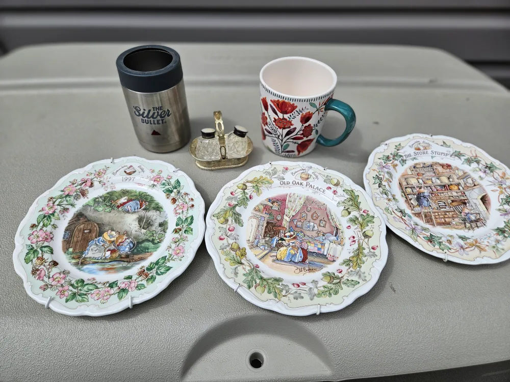 Various Dishes and Accessories thumbnail