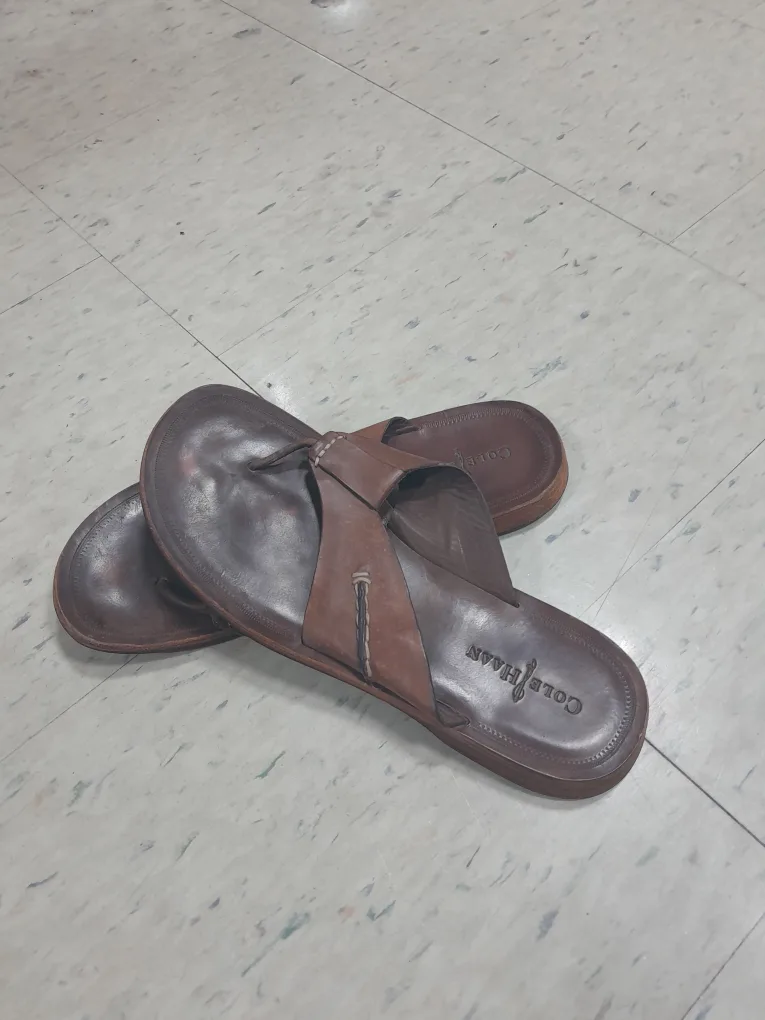 Cole Haan Leather Flip-Flops Size 11.5 thumbnail