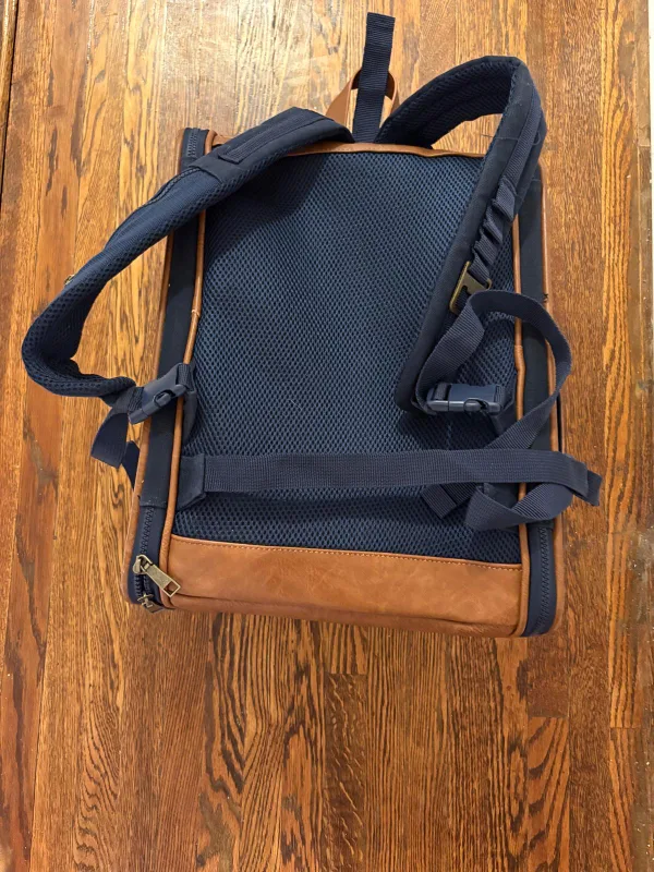 Stylish pet carrier backpack image indicator(2)