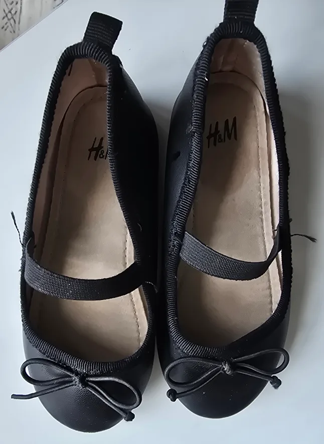 Girls H&M Black Flats - 7.5 US thumbnail
