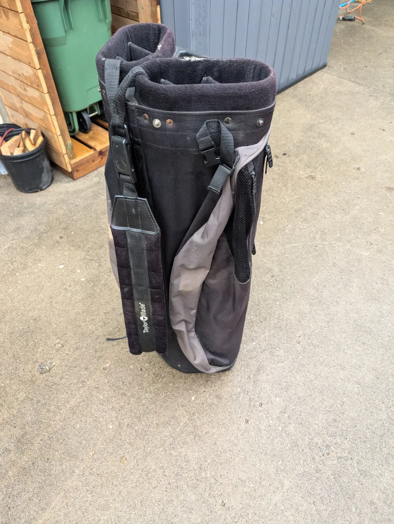 TaylorMade Vor-Tech Golf Bag image indicator(7)