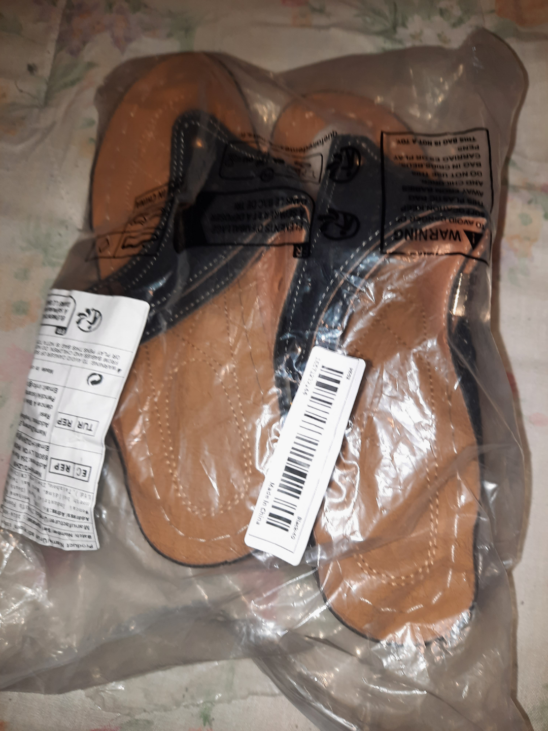 Brand New Black and Beige Sandals - photo 3