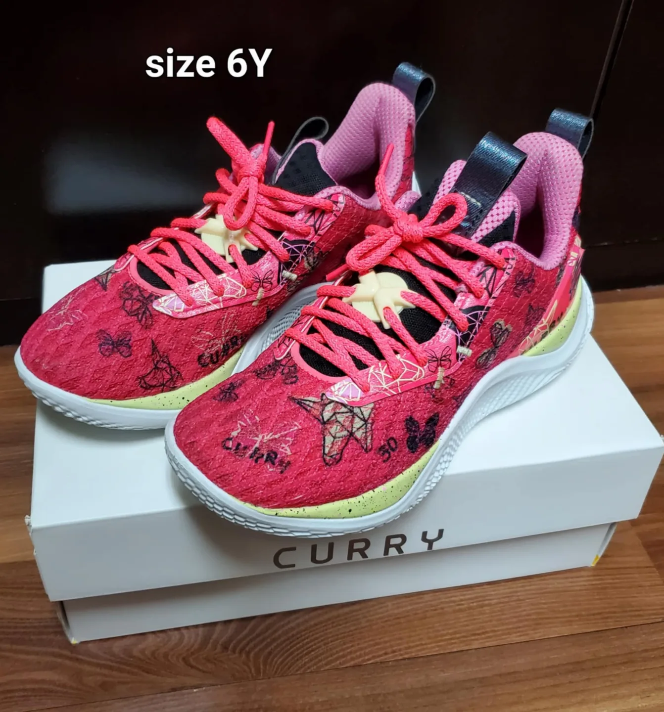 Girls Shoes [6Y, 7W] image indicator(3)