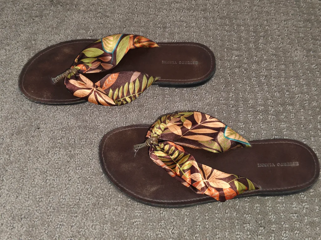 Roberto Vianni Bohemian Style Satin Sandals Flip Flops Size 7.5 thumbnail