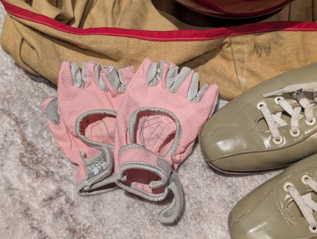 Womens bowling ball set - photo 3