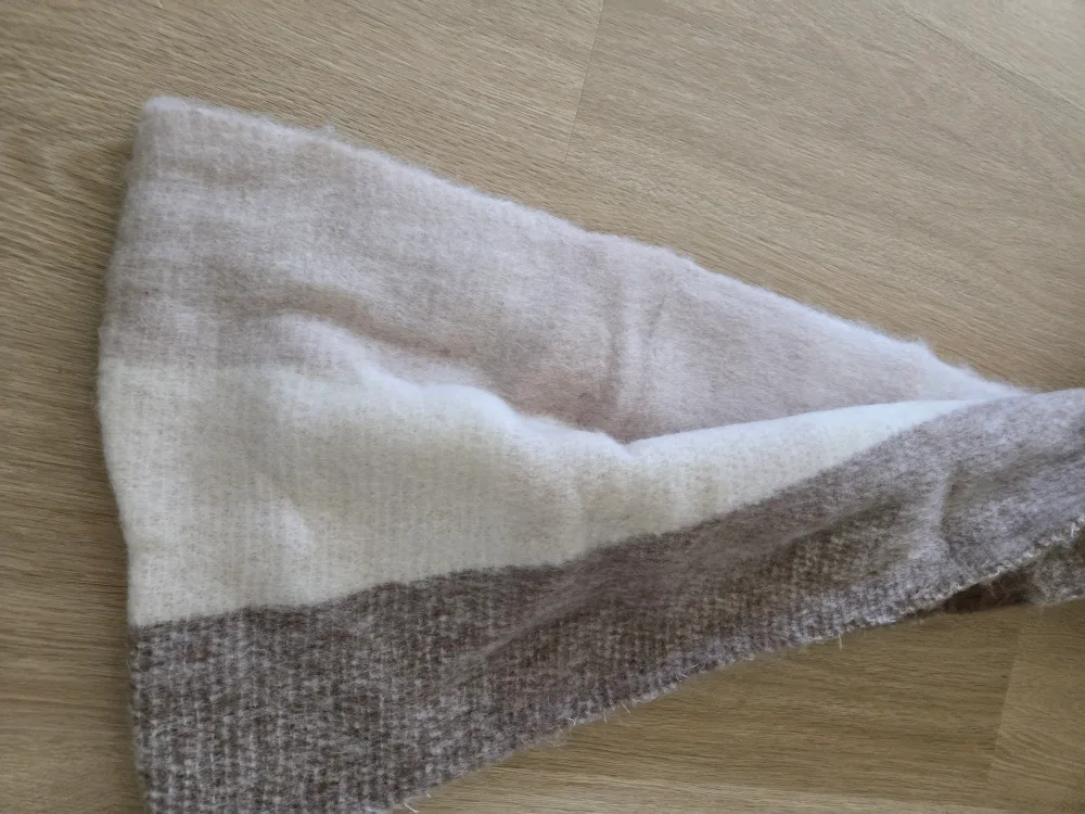 Madden NYC Oversized Scarf image indicator(2)