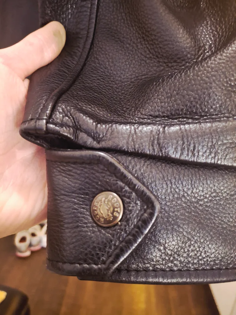 Roots Black Leather Jacket - Size L/G image indicator(3)