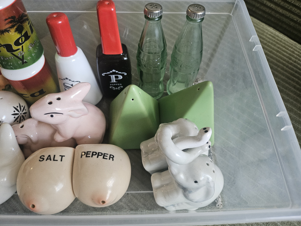 Salt and Pepper Shakers - photo 3
