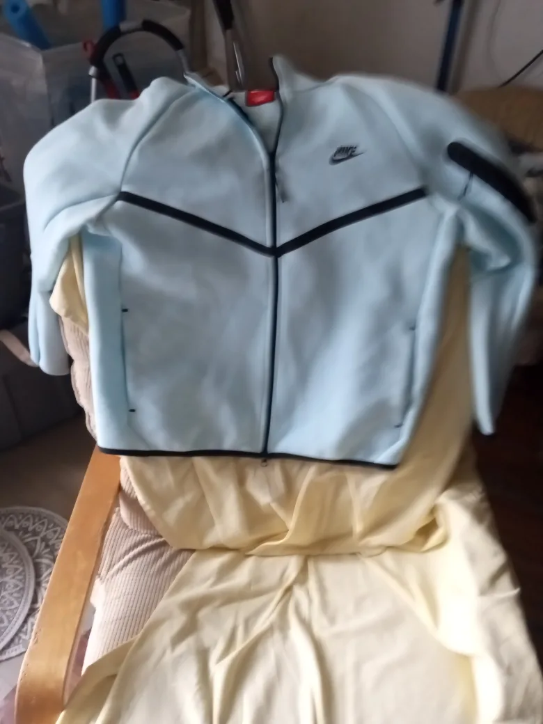 Nike Tech Fleece Jacket - Size L thumbnail
