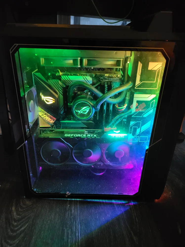 Gaming PC + Accessories thumbnail