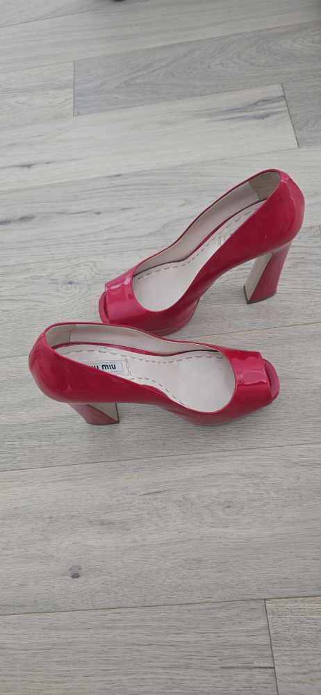 Miu Miu 7. authentic like new