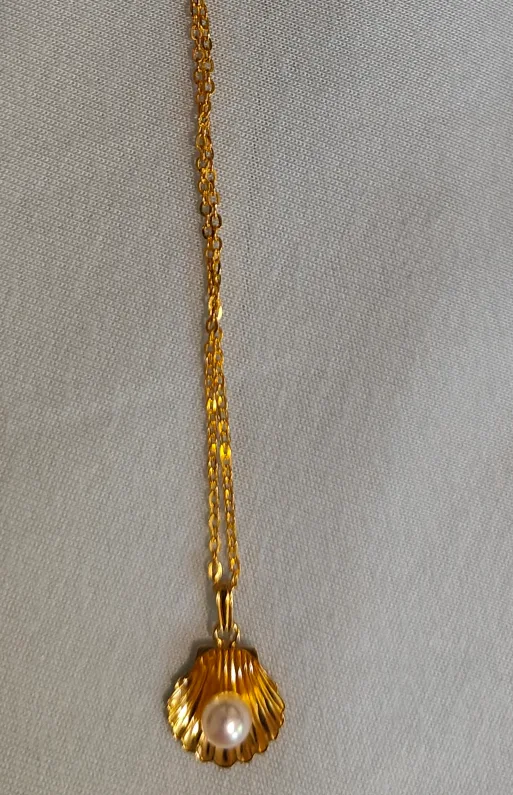 Gold Shell Pendant Necklace with Pearl 💖🧡 image indicator(2)