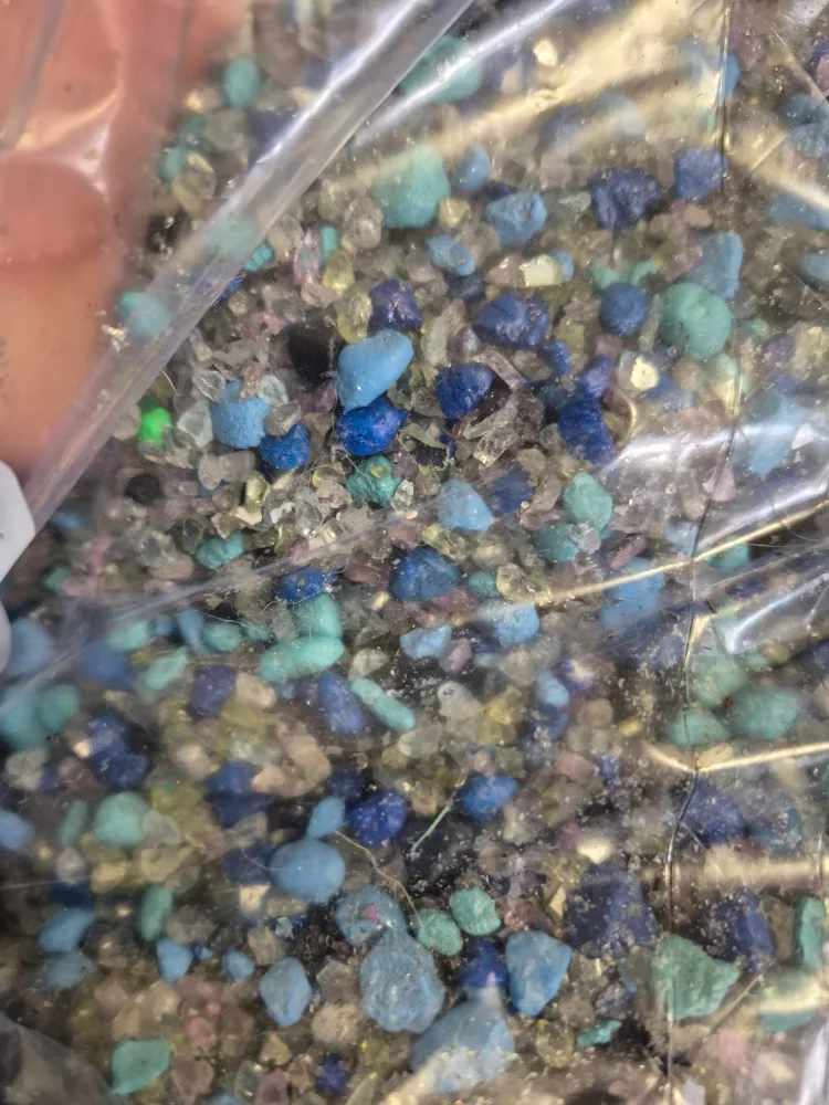 Decorative Crushed Glass Chunks image indicator(3)