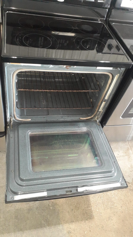 Whirlpool Electric Range - photo 3