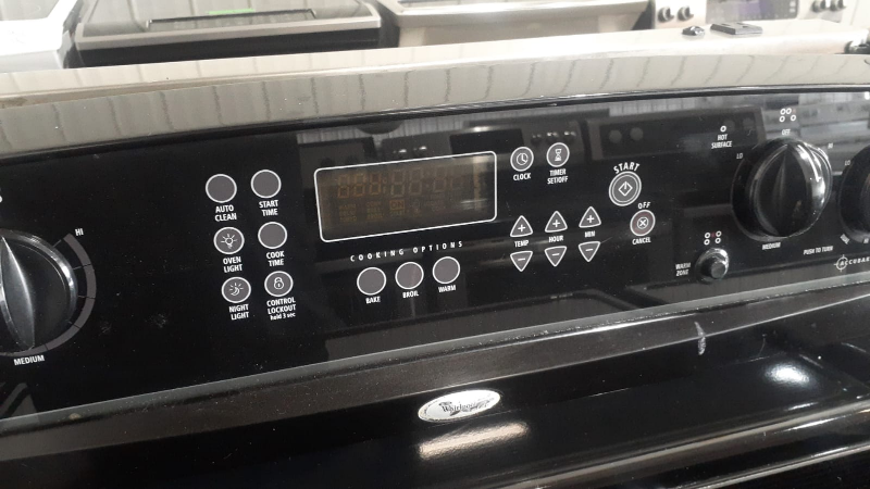 Whirlpool Electric Range - photo 4
