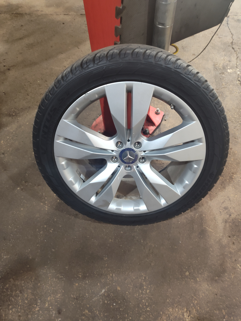 Mercedes-Benz Wheel and Tire