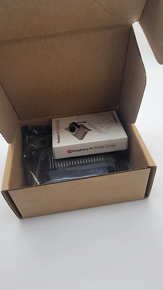 GeeekPi P33 M.2 NVMe PoE+ HAT + Official Raspberry Pi 5 image indicator(3)