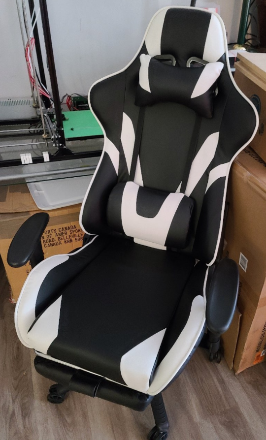 Black/White Gaming Chair with Footrest