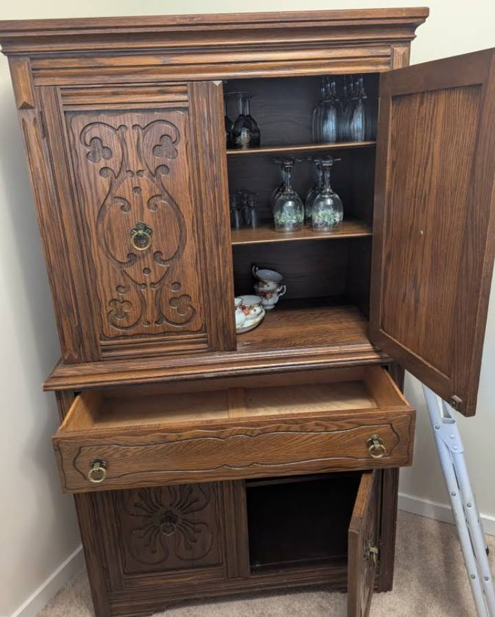 Household Items: Furniture - photo 2