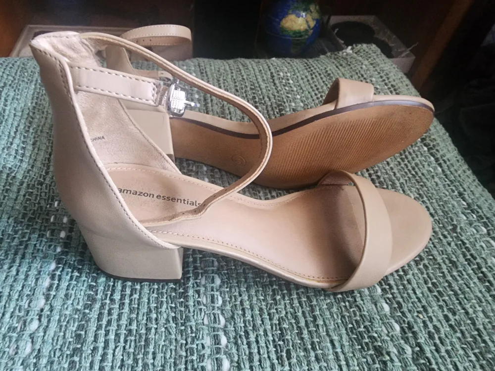 Amazon Essentials Women's Heel Sandals - Size 10 image indicator(2)