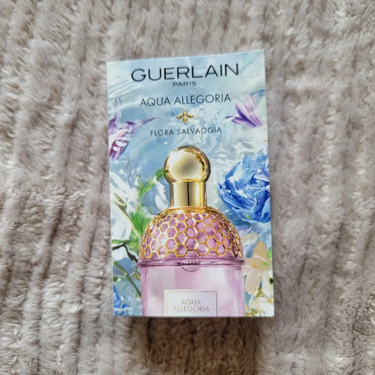 💟 10pc perfume sample bundle image indicator(7)