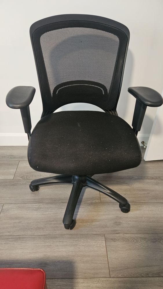 Black Mesh Office Chair - photo 2