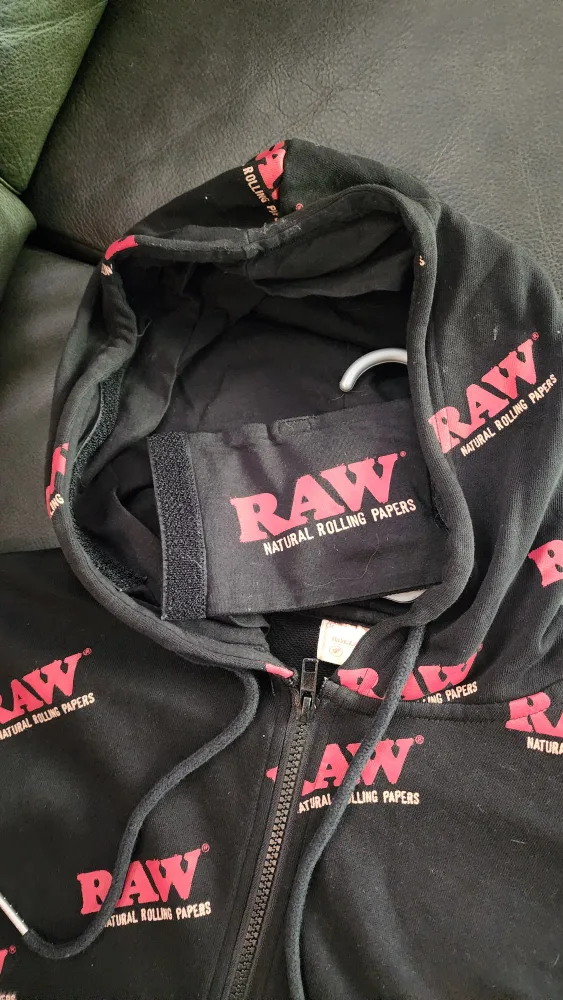 Raw hoodie with Fold-out rolling tray. image indicator(4)