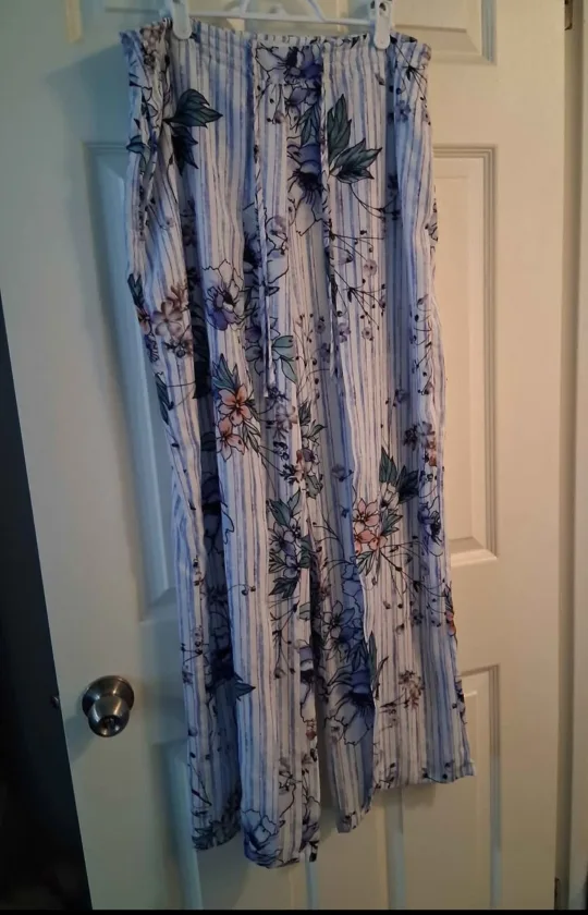 Winged floral pants image indicator(3)