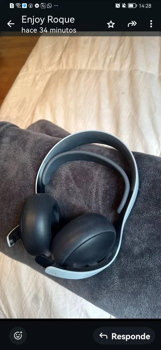 PlayStation 5 Console & Accessories image indicator(3)