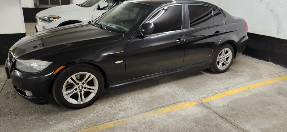 BMW 328i Sedan - Black - photo 3