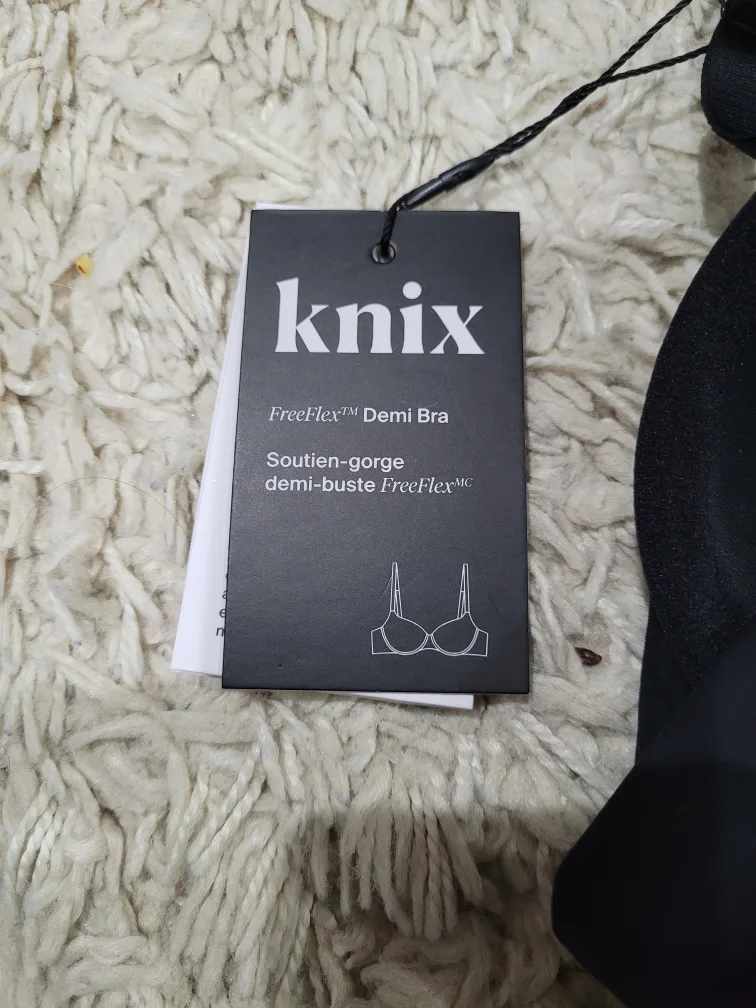 Knick's FreeFlex Demi Bra - Size 32B image indicator(2)